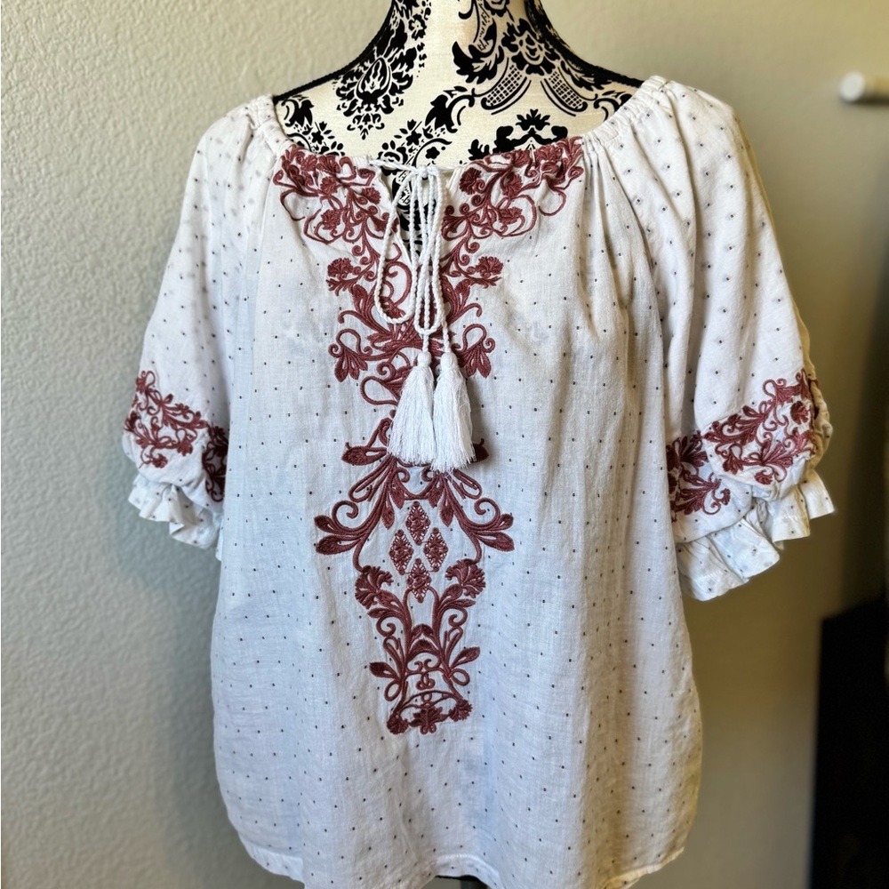 Anthropologie Solitaire White Boho Peasant Top with Rose Embroidery